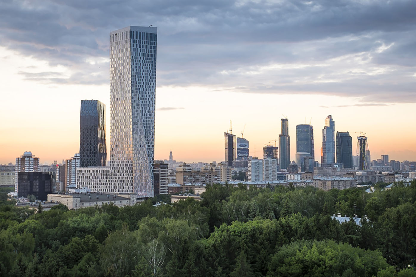 Купить квартиру в Доме на Мосфильмовской. В Москве. По адресу Мосфильмовская  8. Цены на элитную недвижимость в Доме на Мосфильмовской